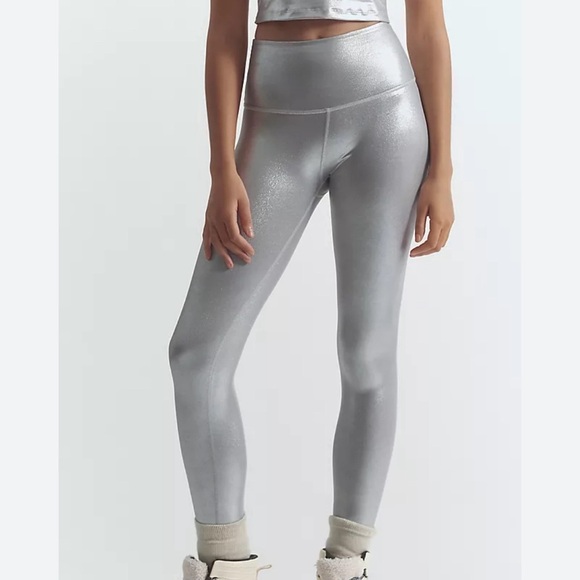 Beyond Yoga Pants - Beyond Yoga High-Waisted Midi Leggings in Silver Size Small NWOT